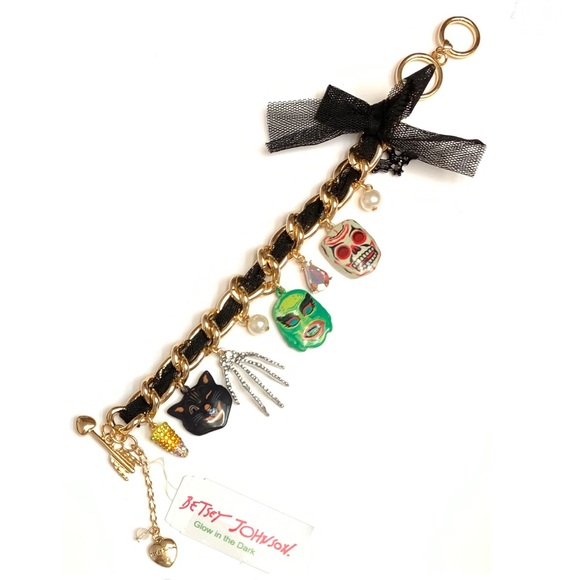 NWT Betsey Johnson 💋RICH WITCH Glow In The Dark Gold Tone Ribbon Chain Bracelet - Picture 2 of 7